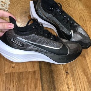 Women’s Zoom Gravity 'Metallic Silver'